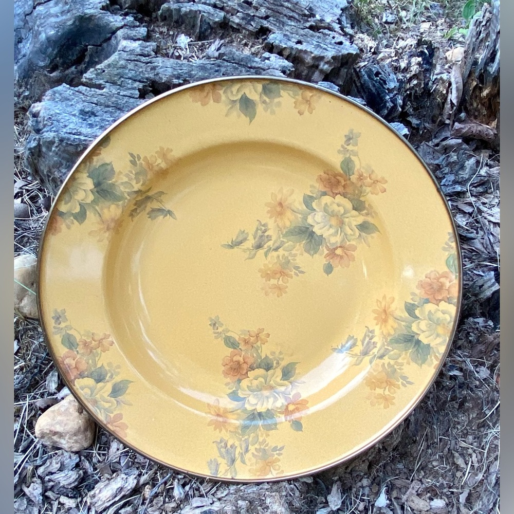 Three Mackenzie-Childs Vintage Enamel Floral Bowls in Apricot Green & Cream - Picture 5 of 10